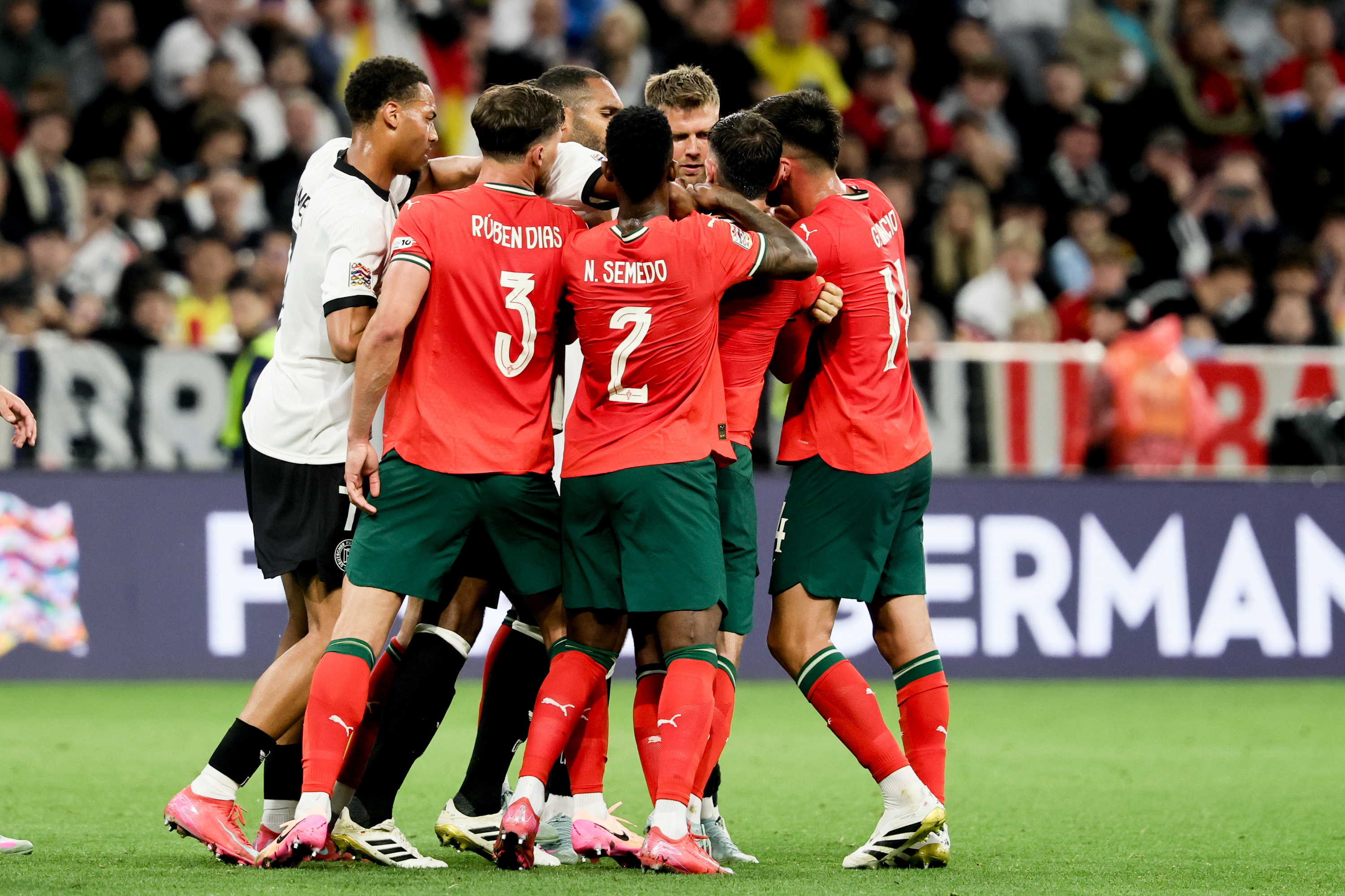 体育投注-欧国联和欧锦赛